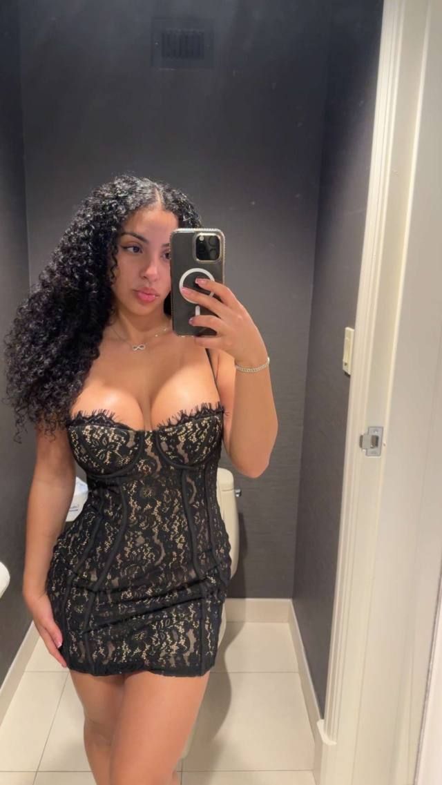 A sophisticated lady with a taste for adventure and elegance. I offer companionship for those who appreciate class, charm - Image 3