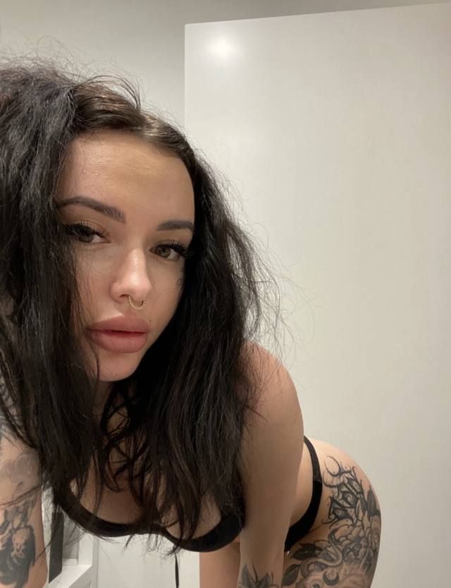 DOWN TO FUCK 😘 - Image 2